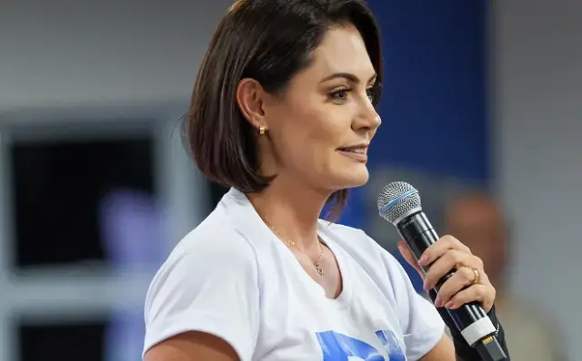 Michelle Bolsonaro prestou homenagem ao cantor Rick, que morreu aos 59 anos após a queda de helicóptero na serra catari…