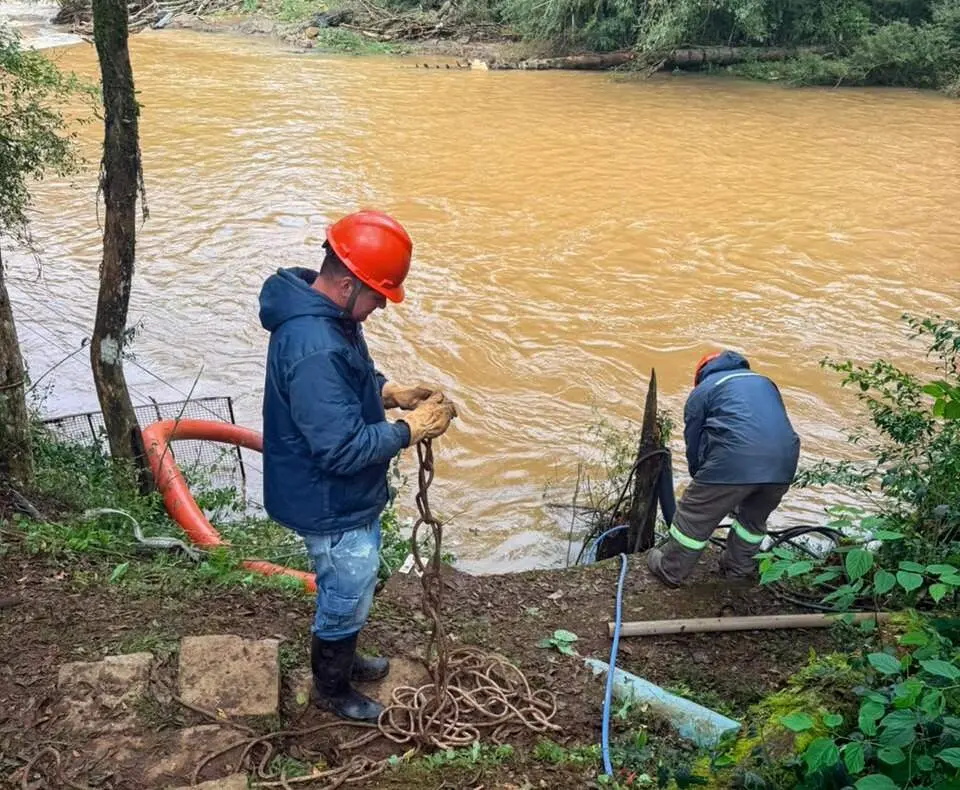 Três cidades ainda têm abastecimento afetado, Veranópolis, Dona Francisca e Mariante, no Rio Grande do Sul. A recuperaç…