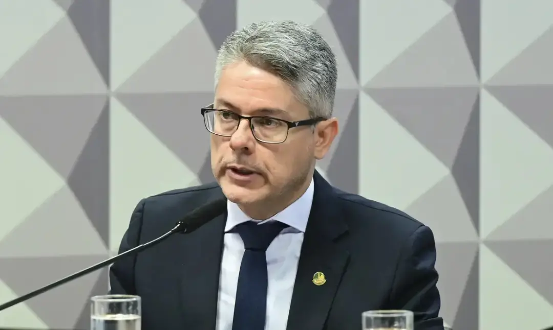 Senador Alessandro Vieira chamou de decepção a não concessão da liminar por Zanin para a CPI do Master. A omissão de Da…