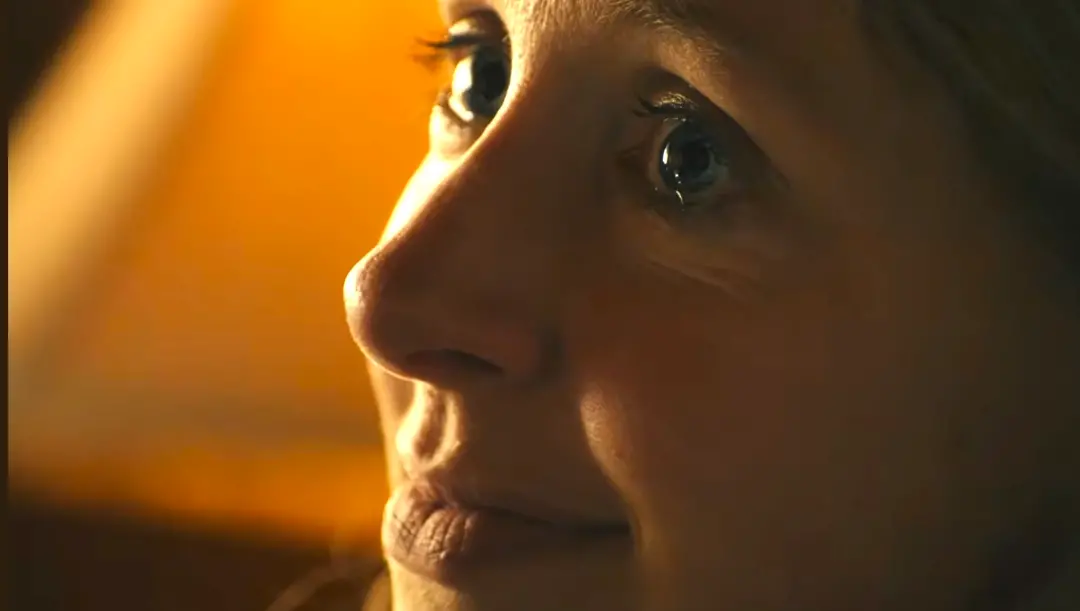 Elizabeth Holmes aparece mais vulnerável no trailer completo do filme You Can See Everything, que sai dia 16 de outubro…