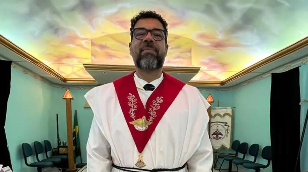 Fernando Macêdo Souza, advogado sergipano de 50 anos, faleceu após desabar uma marquise em São Francisco do Conde, na B…