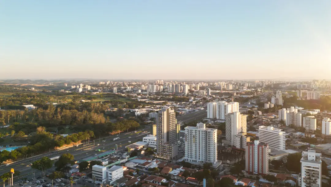 São José dos Campos cresceu como polo de serviços, tecnologia e turismo de negócios. Isso puxa a procura por studios co…