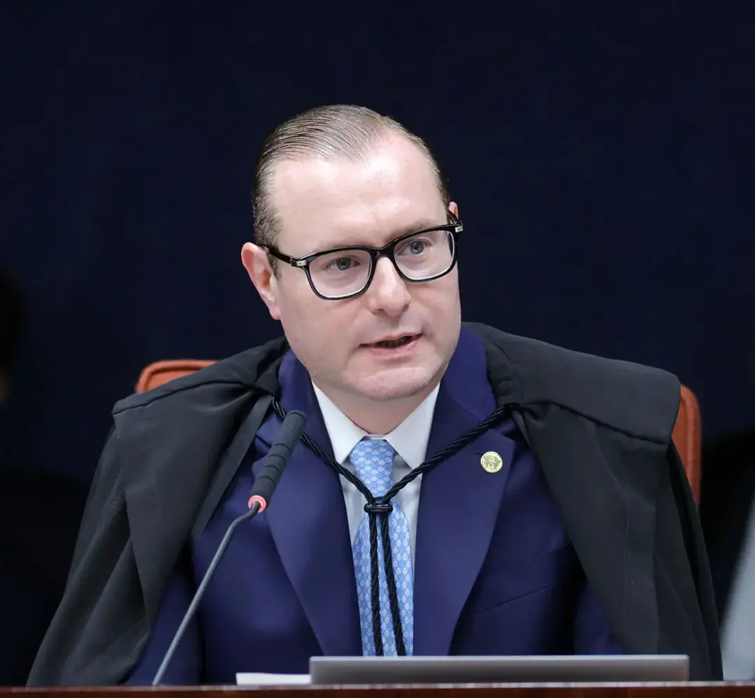 Ministro Cristiano Zanin negou liminar do senador Alessandro Vieira para abrir CPI sobre ministros do STF e Banco Maste…