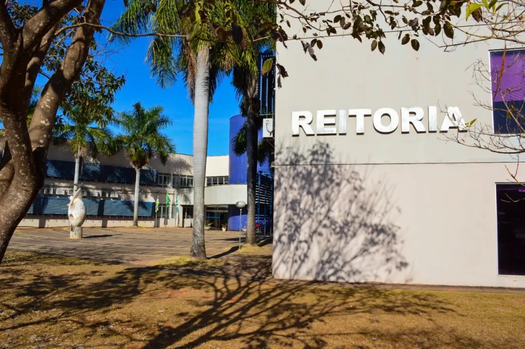 Goiânia concentra quase 20 mil candidatos no Vestibular UFG 2027, com provas em vários municípios. A divisão em dois tu…