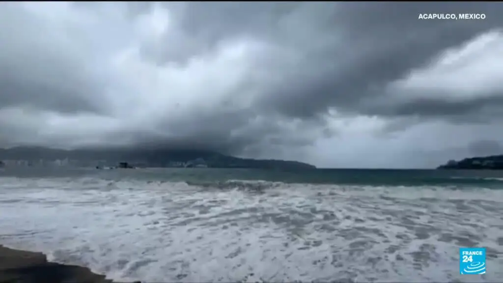 Hurricane Polo atingiu força de Categoria 5 no Pacífico, com ventos de 165 milhas por hora, e deve passar pela costa su…