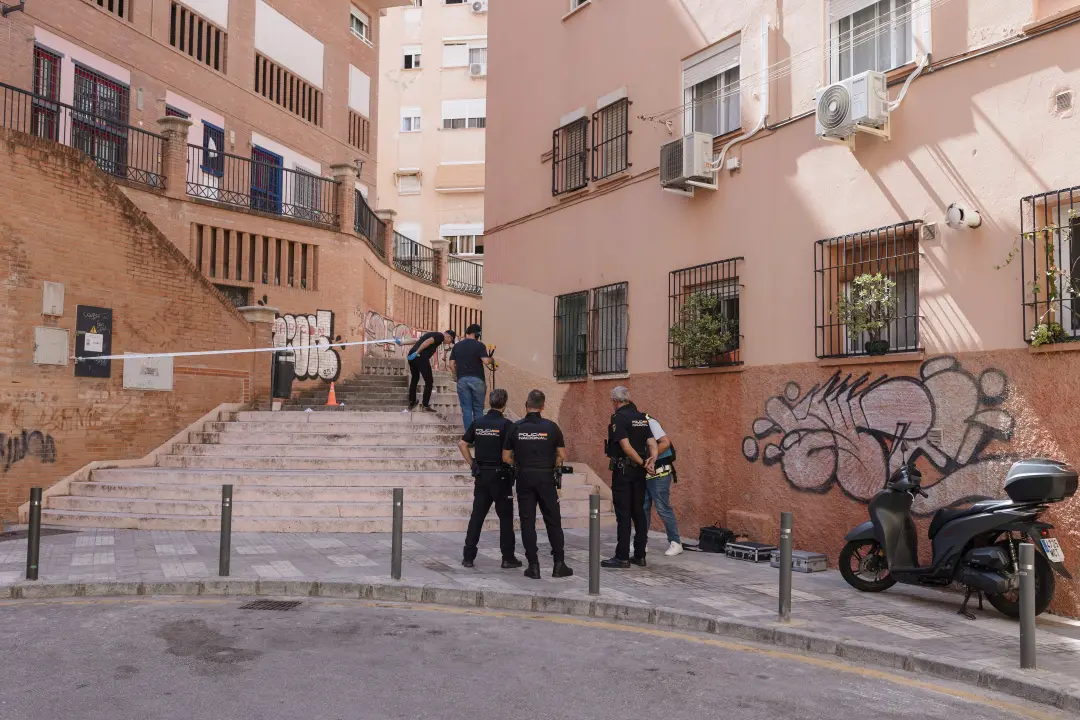 Málaga teve um homem baleado em restaurante de Muelle Uno na última segunda à noite. O segundo tiroteio na cidade em me…