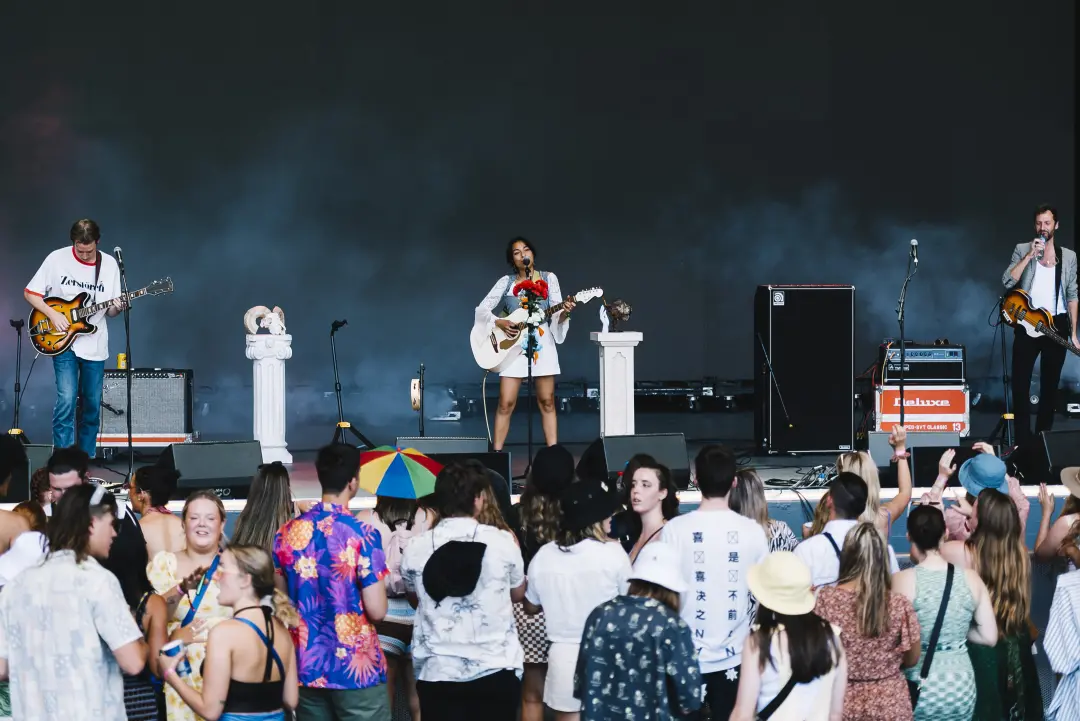 A banda australiana Telenova cancelou toda a turnê no Reino Unido e Europa por não venderem ingressos suficientes. A or…