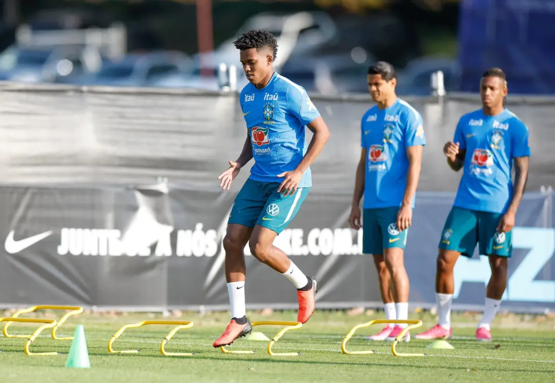 Nove caras novas no grupo da seleção para os amistosos contra Austrália e Índia. O Ancelotti quer testar jogadores que …