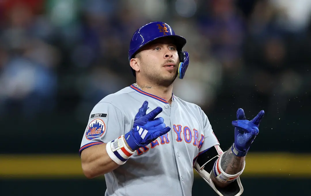 Mets venceram Rangers por 6 a 3 em Texas, com corridas de Alvarez e Benge. A defesa ruim dos Rangers ajudou bastante no…