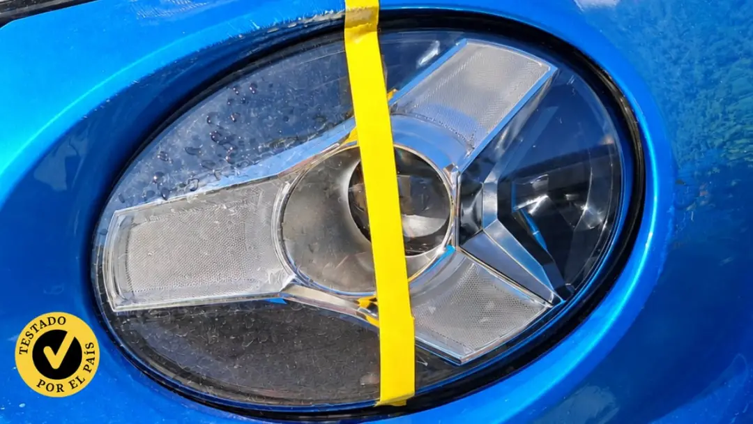 Faróis do carro ficando opacos com sol e chuva. Alguns kits de venda na Amazon prometem devolver o brilho em casa. Ache…