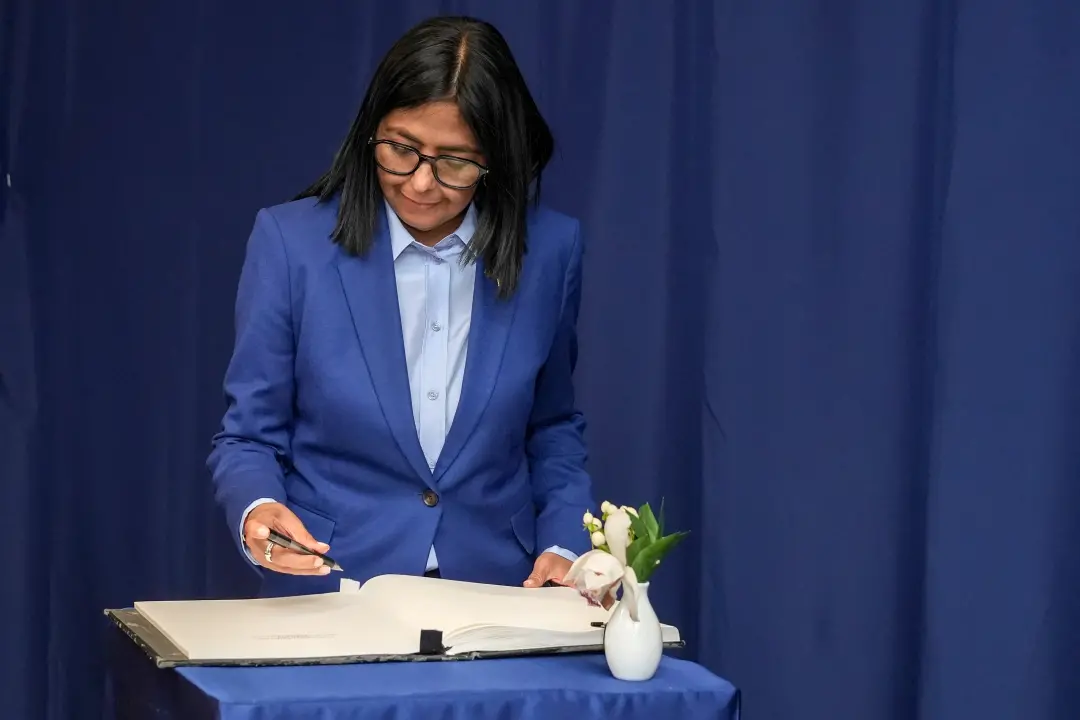 Encontro entre Trump e Delcy Rodríguez aconteceu em Nova York, na ONU. A conversa sinaliza um distanciamento do embate …