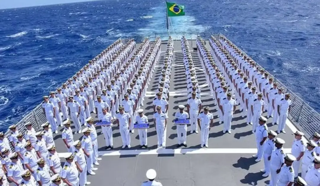374 vagas de oficiais temporários na Marinha do Brasil com salário de até R$ 9 mil. É uma porta de entrada para quem bu…