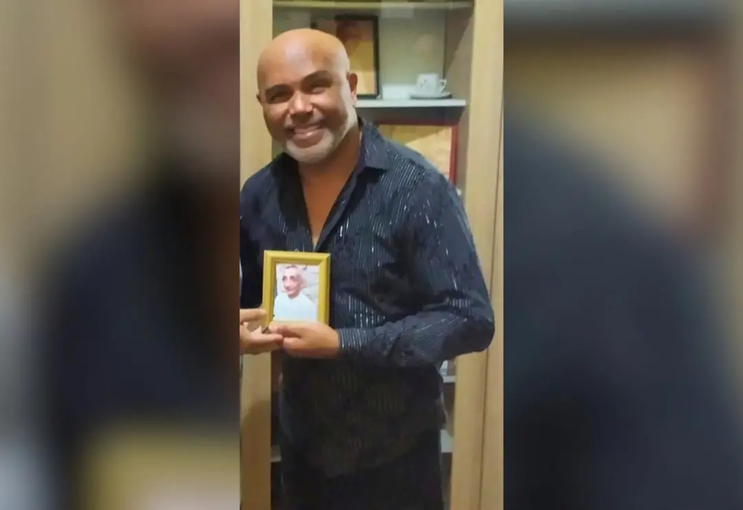 Padre Luso previu que Rick viveria da música durante um encontro em Porto Nacional, Tocantins. É interessante ver como …