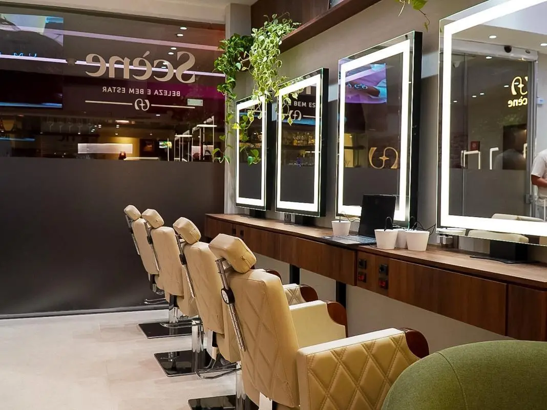 Scène no Shopping da Gávea abriu com Corte Assinatura a partir de R$ 118. Serviço com consultoria para o tipo de cabelo…