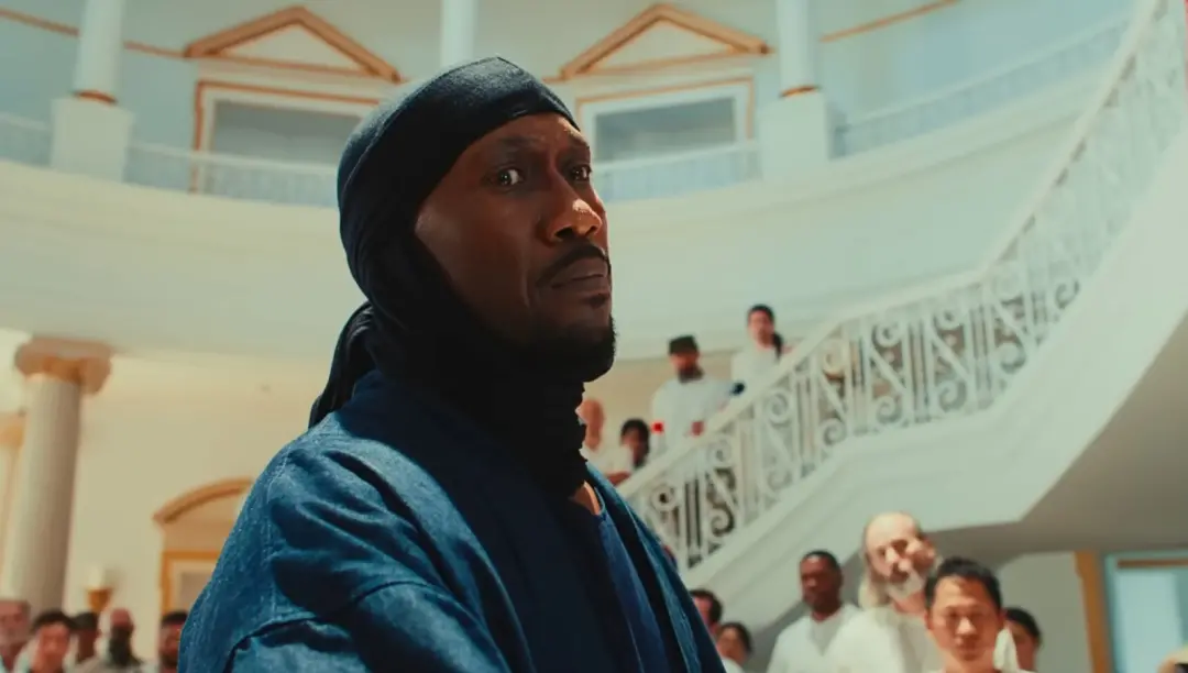 Mahershala Ali concorda com Kevin Feige sobre o projeto Blade não ter saído do papel. Ele diz que Feige deveria se sent…