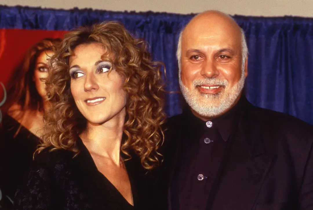 Celine Dion e René Angélil casaram em Montréal, Canadá, em 17 de dezembro de 1994, numa cerimônia grandiosa. Achei o ex…