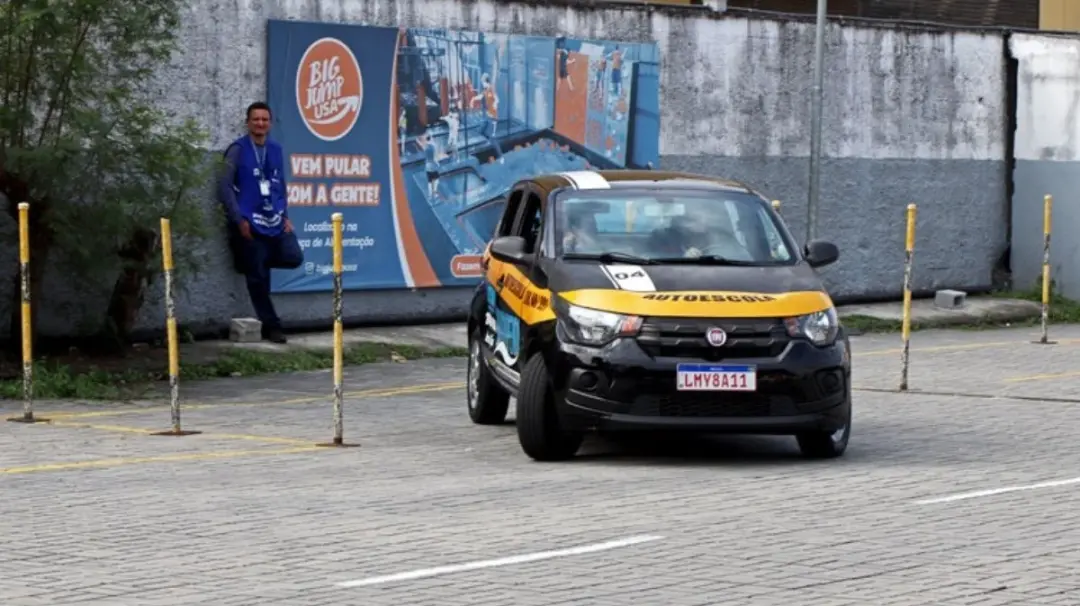 Detran RJ liberou carros automáticos para aulas e exames práticos de CNH nesta semana. Acho bom porque dá mais flexibil…