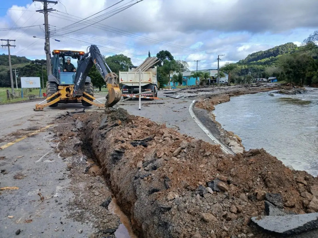 Mais de 82 por cento das economias desabastecidas no Rio Grande do Sul caíram, com 53 sistemas recuperados pela Corsan.…