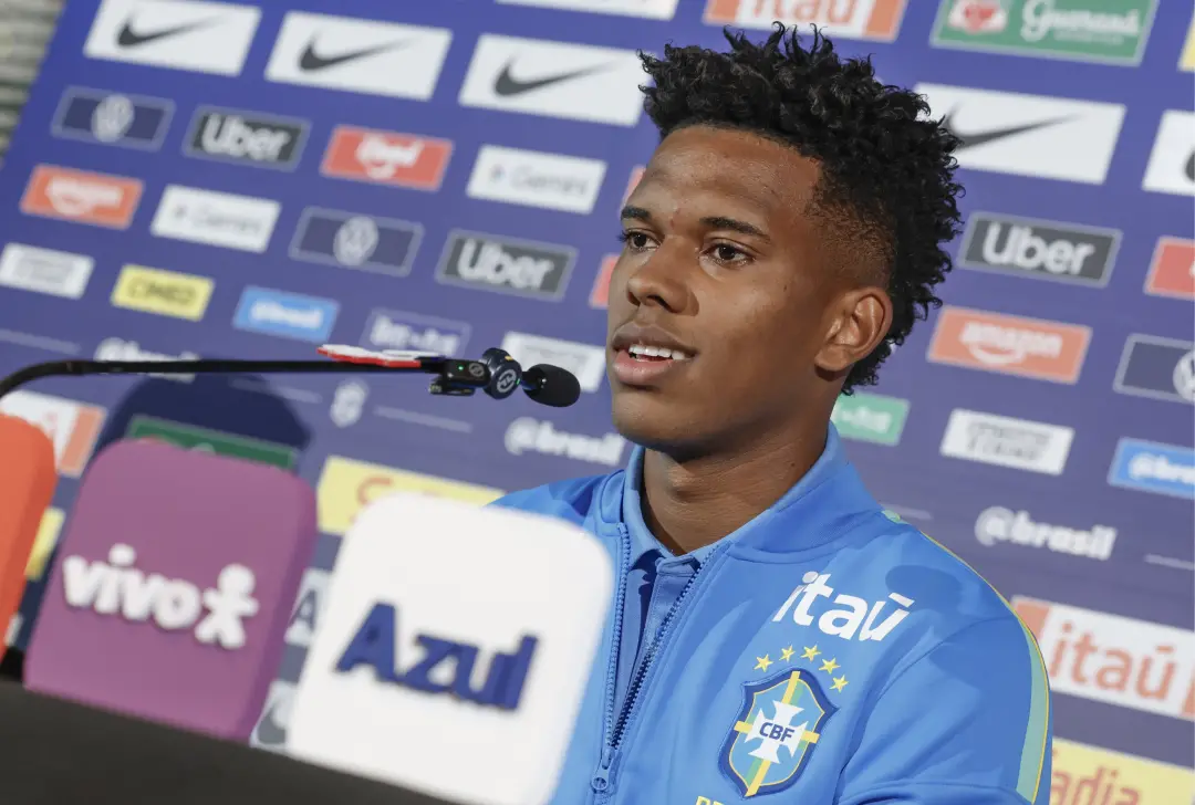 Estêvão falou sobre voltar à seleção brasileira após lesão no bíceps da coxa direita, sofreu isso no Chelsea contra o M…