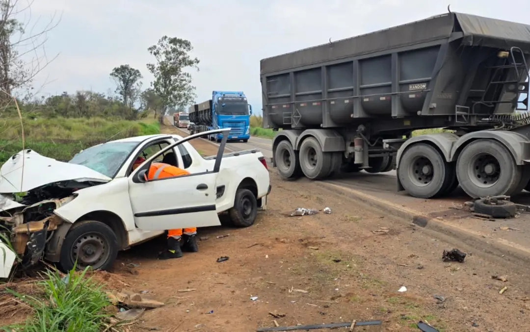 Cinco feridos em dois acidentes na rodovia do Sul de Minas nesta terça. Um homem ficou grave após colisão frontal na MG…