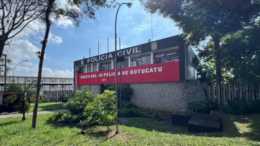 Botucatu, SP. Uma grávida de dois meses usou um áudio simulando pedido de pizza para chamar a PM e denunciar agressões …