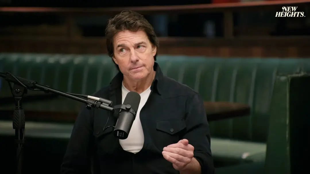 Tom Cruise obriga diretores a lerem roteiros antes de aceitar papéis, dizendo que nao leu. Essa postura dele levanta a …