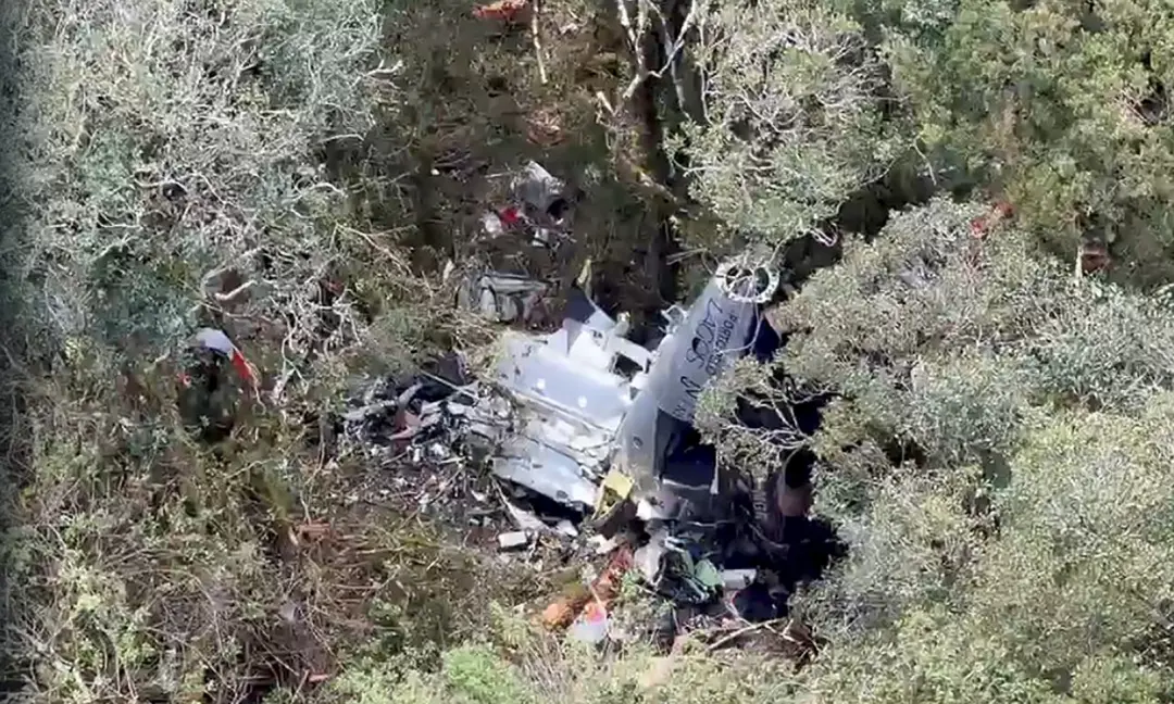 Helicóptero com cantor Rick e quatro pessoas foi achado completamente destruído na Serra catarinense. O piloto de bombe…