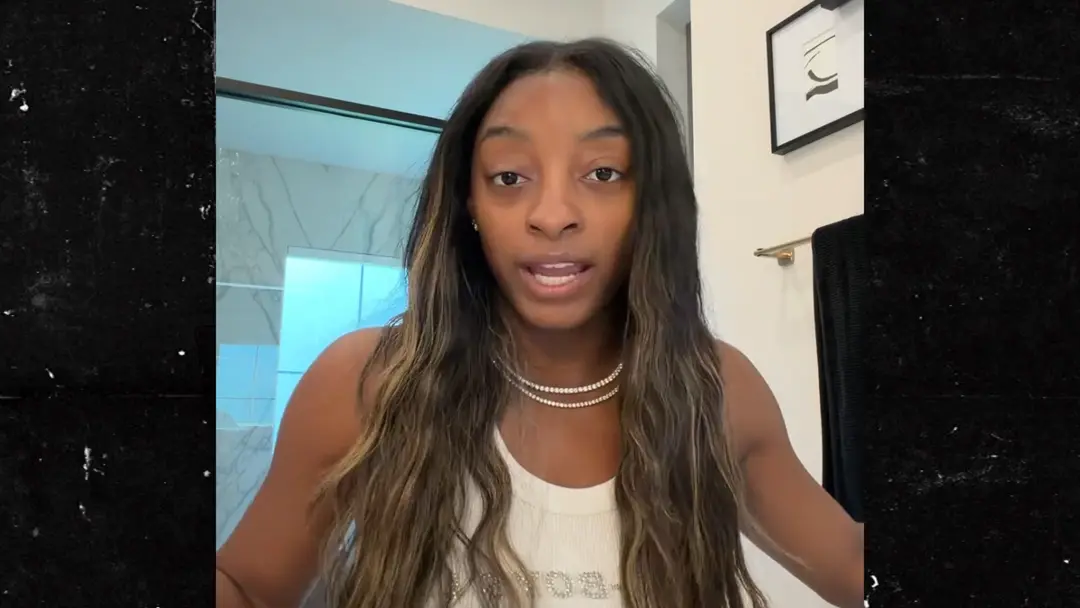 Três homens mascarados invadiram a casa em Chicago de Simone Biles e roubaram uma Porsche. Situação grave, afeta a segu…