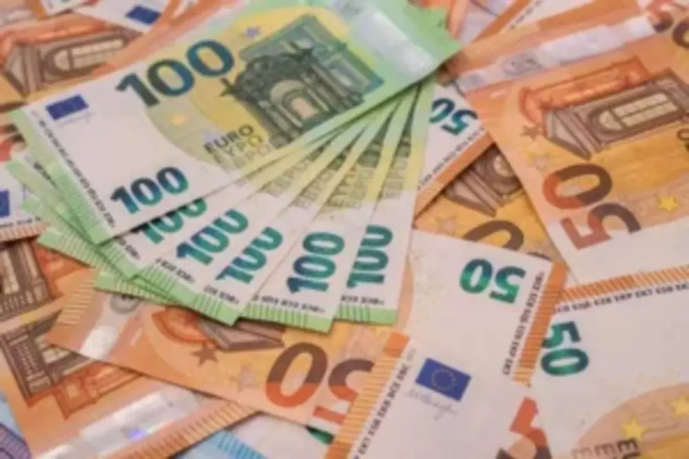 Índice de confiança do consumidor da zona do euro caiu para -16,5 em setembro. Esse recuo abaixo do esperado mostra que…