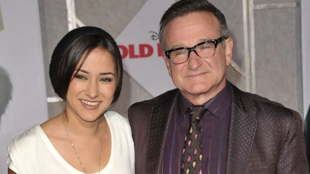 Zelda Williams criticou vídeos de IA que usam imagem do pai, Robin Williams, falando sobre teorias da conspiração. Não …