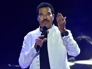 Lionel Richie cancelou três shows da turnê depois de um procedimento para tratar arritmia. É importante que artistas cu…