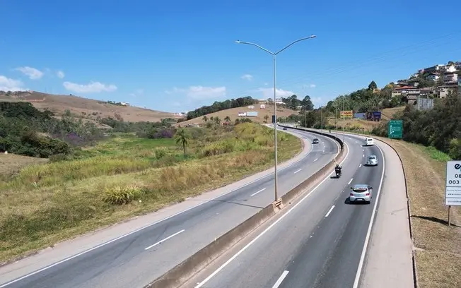 449 mil excessos de velocidade na BR-040 entre janeiro e agosto. No km 546, Nova Lima, um carro atingiu 192 km/h, 92% a…