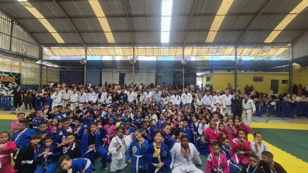 Quase 500 jovens participaram do Festival Aliados Jiu-Jitsu em Campo Grande, com 90% deles competindo pela primeira vez…