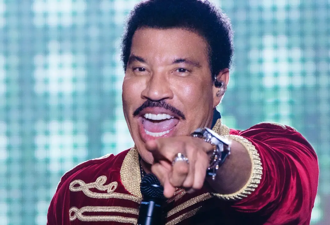 Lionel Richie precisou de um procedimento por fibrilação atrial, cancelando os próximos três shows. É um susto grande p…