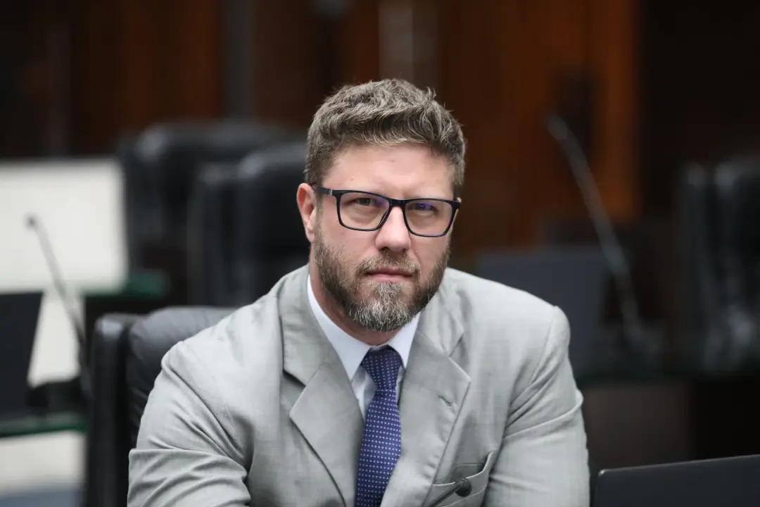 Requião Filho fez agenda de campanha no Paraná, com entrevistas em Curitiba e reuniões com sindicalistas da Copel em Co…