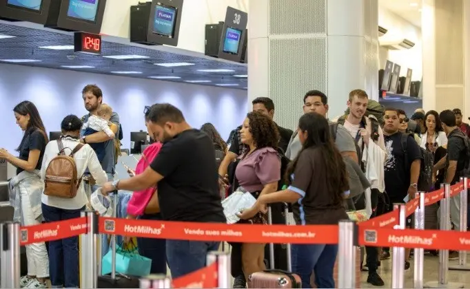 Preço médio das passagens aéreas subiu 14,5% em agosto, atingindo R$ 776,87 em relação ao ano passado. A alta reflete o…