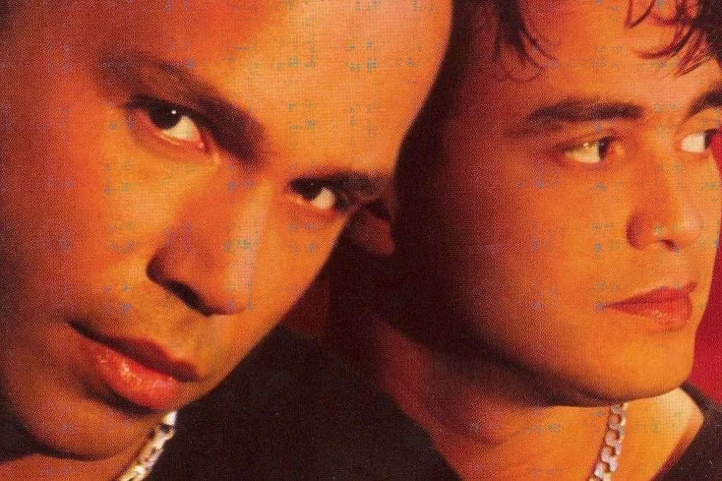Rick, da dupla Rick e Renner, começou a carreira cantando em bares de Brasília quando criança. É bom ver a trajetória d…