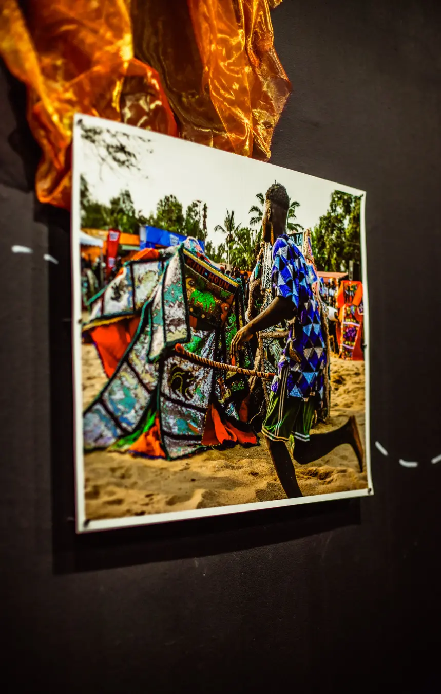 Galeria Risofloras mostra Festa dos Voduns de Juliana Uepa, com entrada gratuita até 9 de outubro. Acho interessante co…