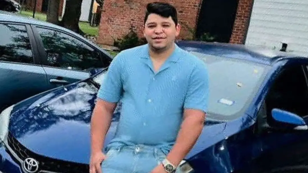 Wilber Rafael Garces Perez, entregador venezuelano em Austin, Texas, foi baleado por agente do ICE e detido com bala na…