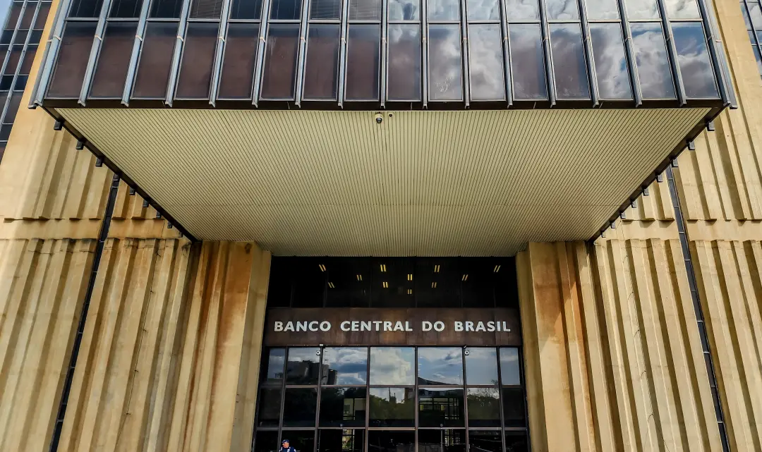Tom neutro no Copom, com porta aberta para novos cortes, é o que os economistas viram na ata do Banco Central. O balanç…