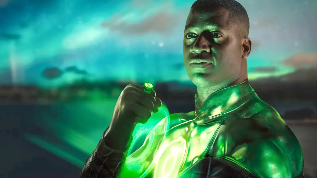 John Stewart disse que não tem Superman na Cidade Midway em Lanterns. Como Midway City tem muita ligação com a Doom Pat…