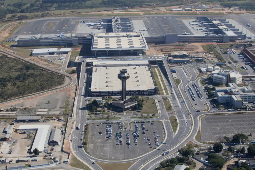 Viracopos ficou sem energia no início da manhã de terça, e 7 voos foram cancelados e 21 atrasados. É estranho um aeropo…
