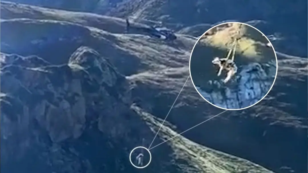 Vaca Vahine foi resgatada de helicóptero nos Pirineus, na França, depois de ficar atolada na lama. Como os veículos não…