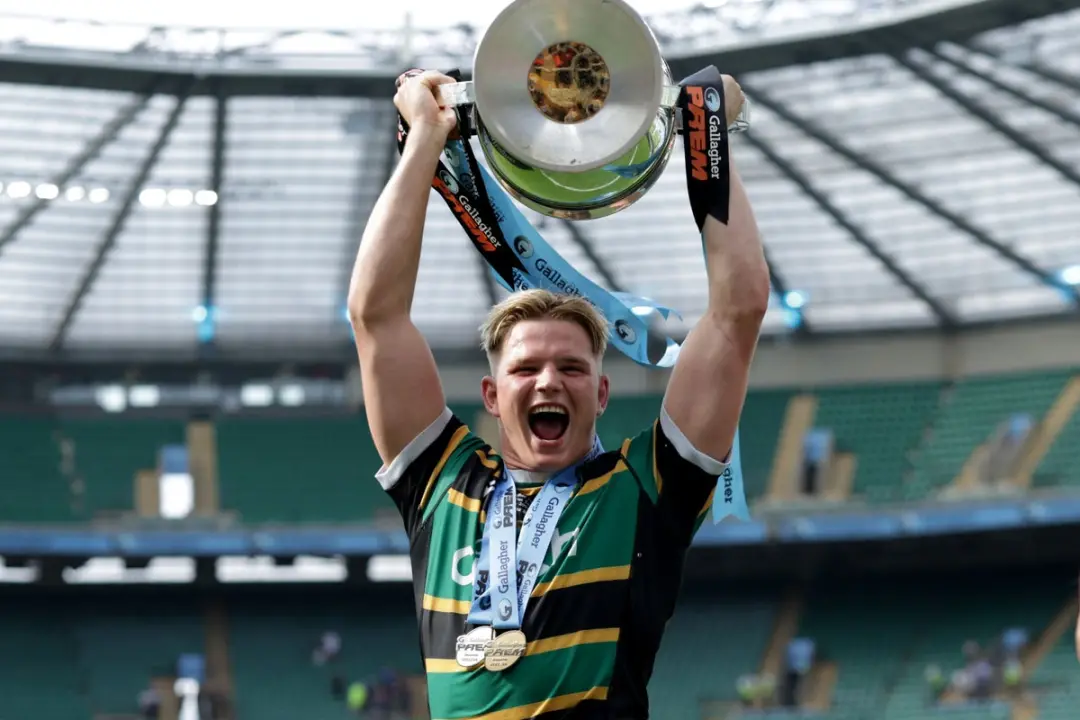 Henry Pollock assinou uma extensão de contrato com o Northampton Saints, um valor de quase 450 mil libras por ano. É bo…