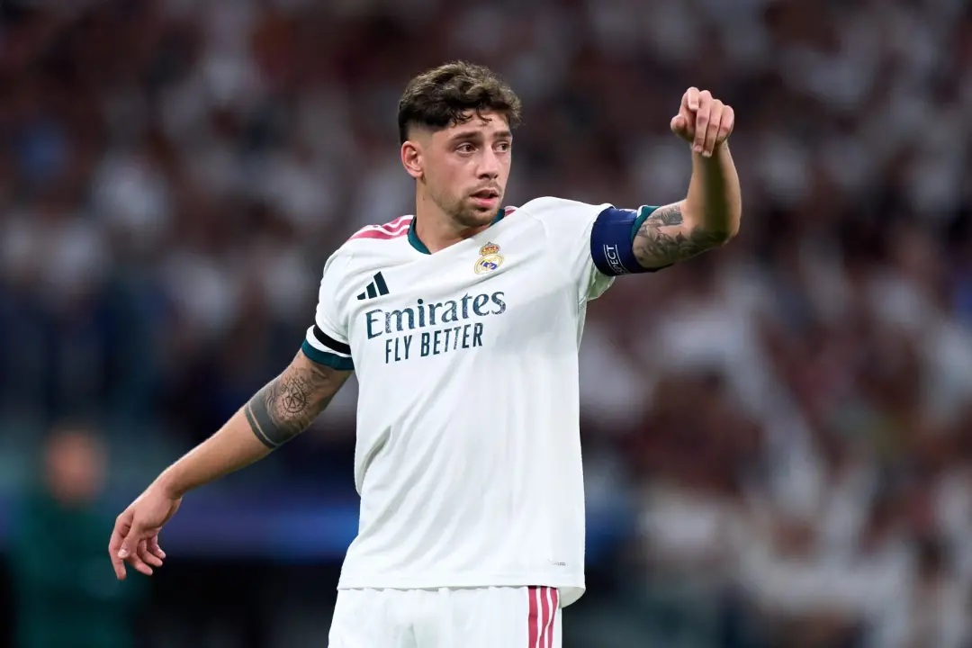 Federico Valverde sofreu uma lesão de grau 3 no tornozelo esquerdo após um desarme em um jogo do Real Madrid contra o A…