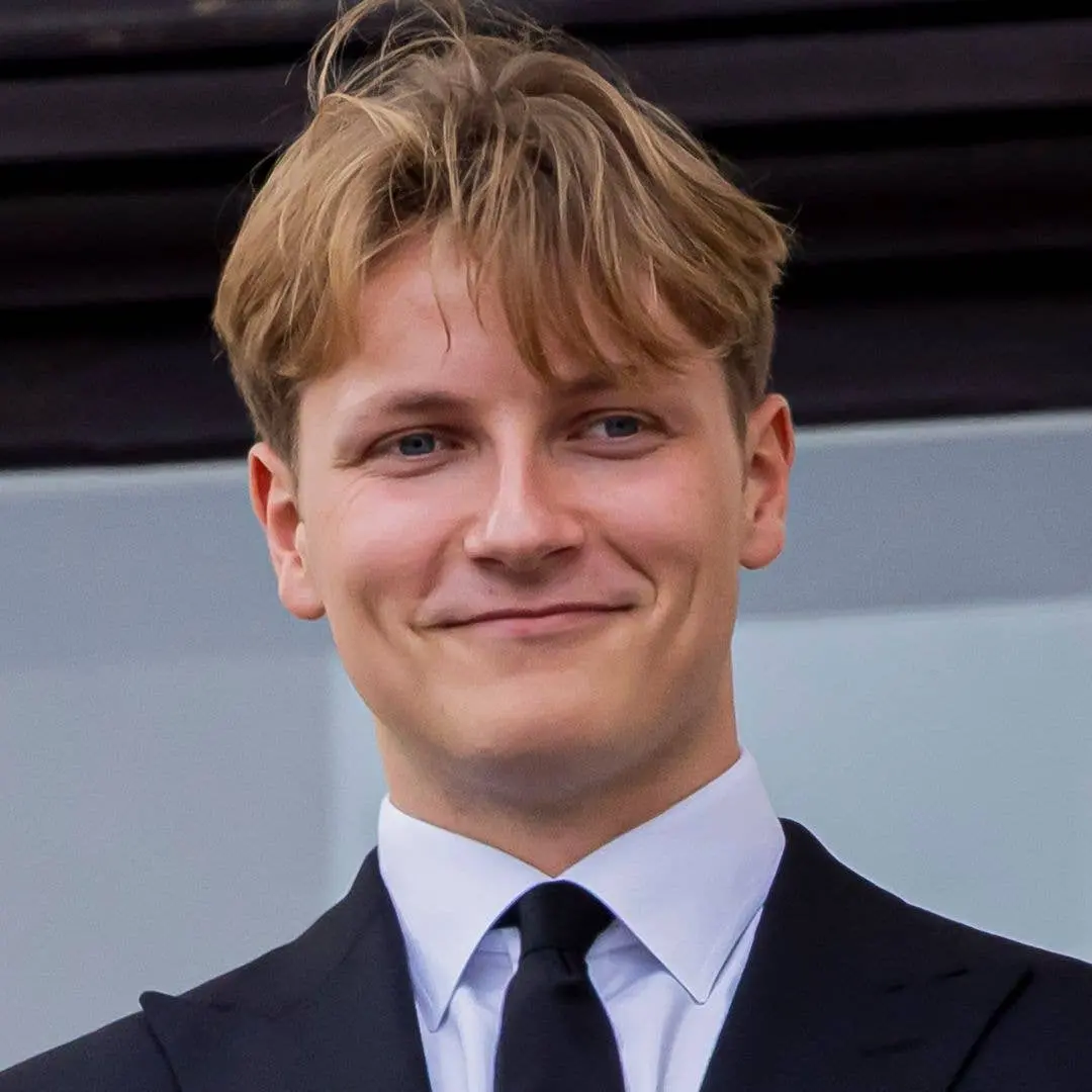 Prince Sverre Magnus, de 20 anos, começou a universidade na Irlanda em Lisboa. A atmosfera no Forward College foi descr…