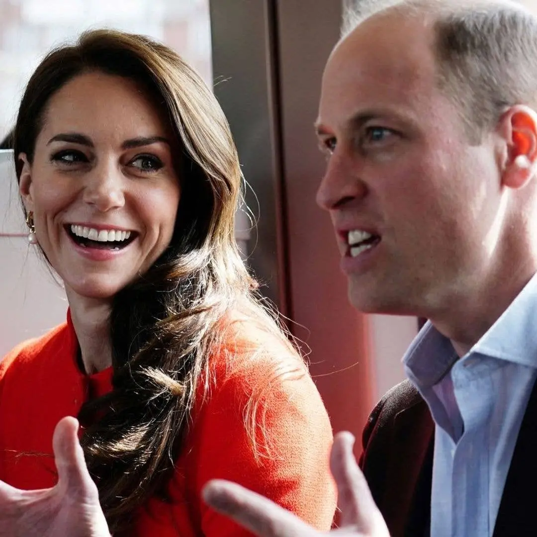 Dois membros da realeza foram vistos em transporte público, como a Queen Elizabeth II no metrô e o Príncipe William em …