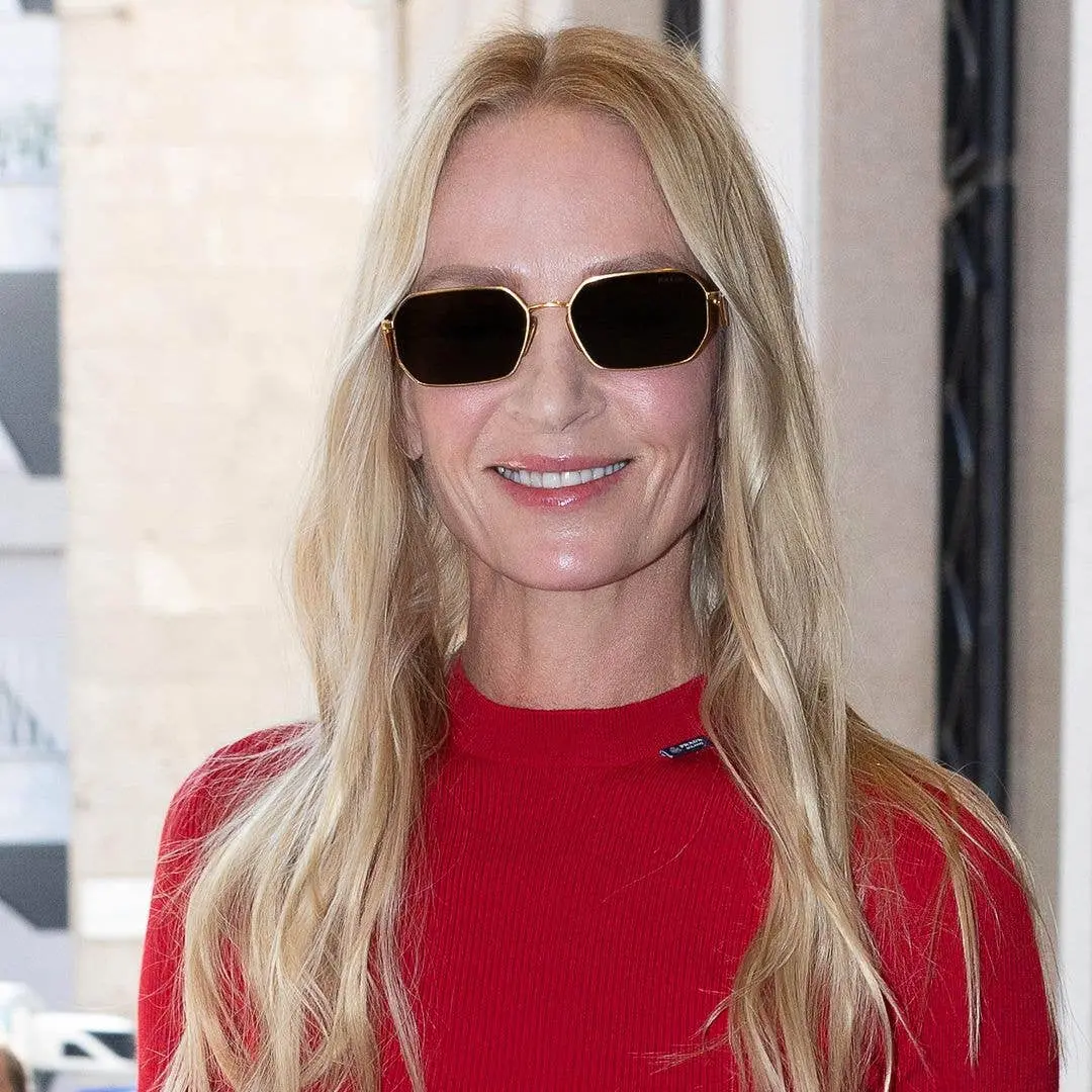 Uma Thurman pareceu muito com a filha Maya Hawke em fotos novas do desfile de primavera/verão Prada 2027 em Milão. É in…