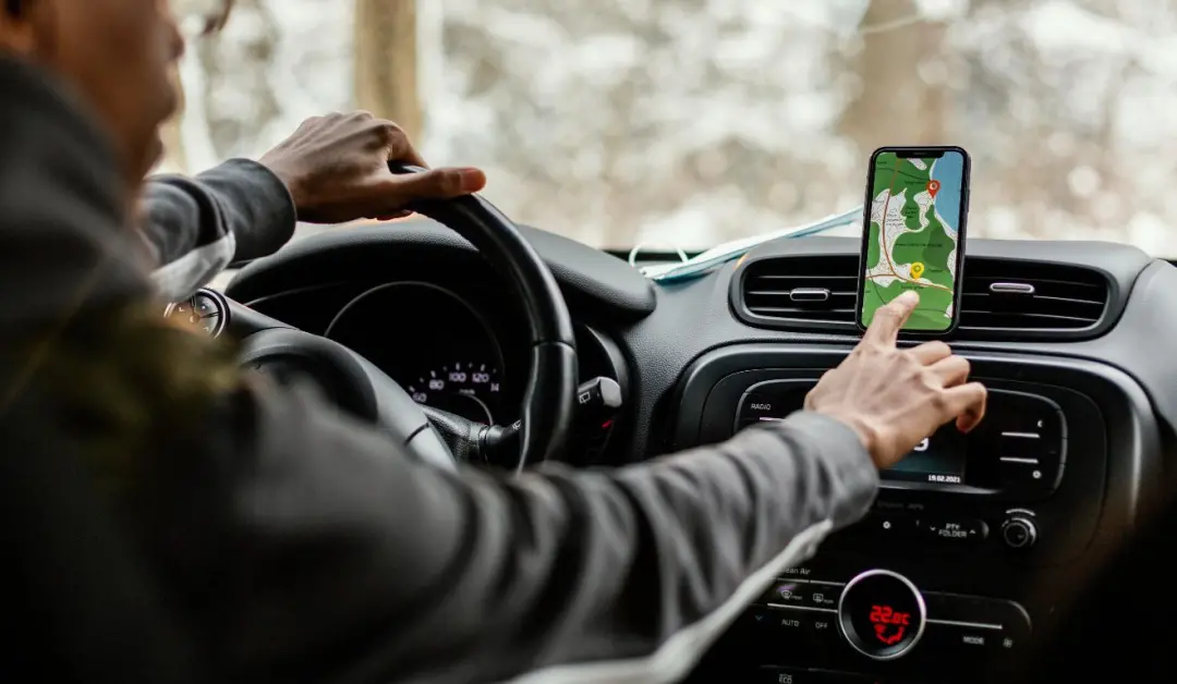 Táxis e apps podem usar faixa exclusiva de ônibus se o Projeto de Lei 1.992/2026 for aprovado na Câmara. A medida visa …