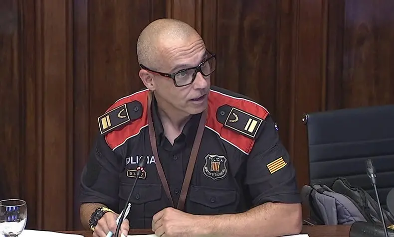 Os Mossos arquivaram a investigação após a presença de dois agentes em uma assembleia de professores. A polícia catalan…